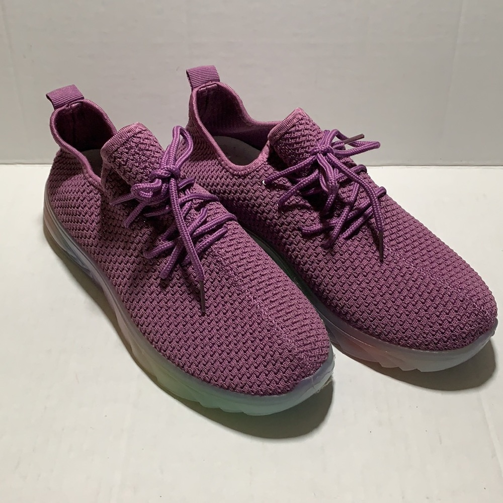 La Sheelah Sneakers Size 9